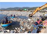 Thu gom rác thải tại Đầm nước mặn Sa Huỳnh, Quảng Ngãi